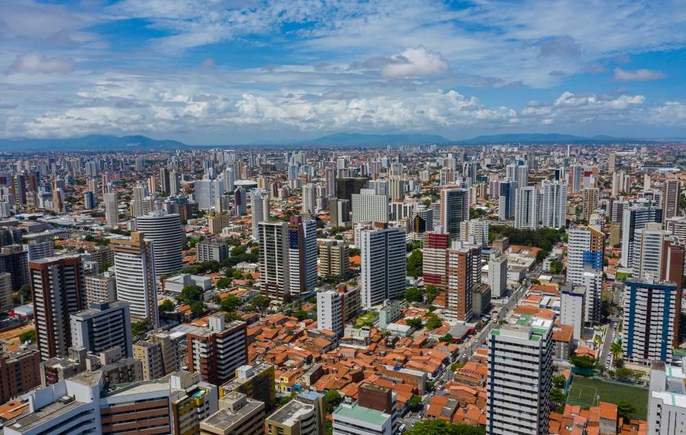 imagem de cima de fortaleza e edson queiroz